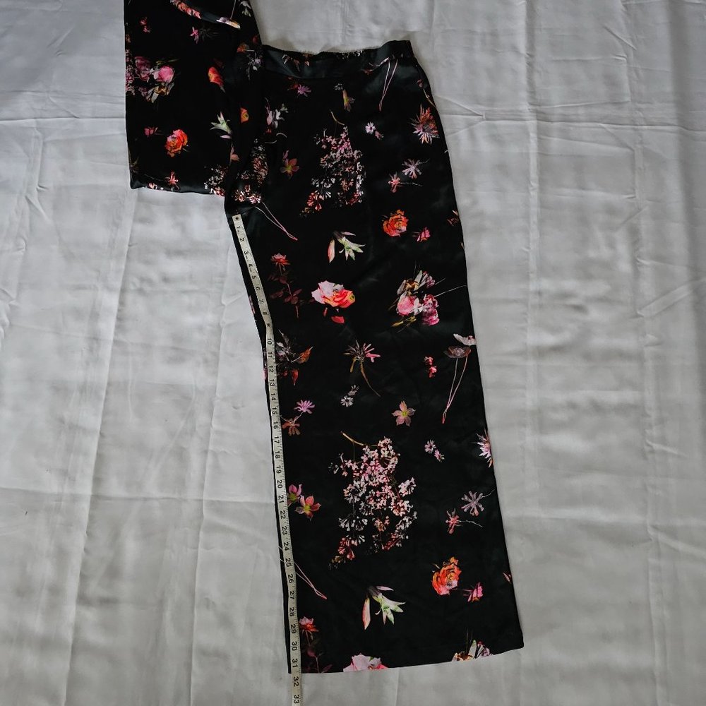 Victoria's Secret Women's Black Floral Satin Wide Leg Palazzo Pants Size XL NWT - Picture 13 of 14